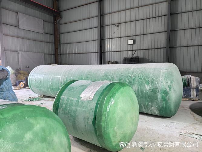 专业定制各类玻璃钢容器,高效耐用,助您事业腾飞!携手共创辉煌!
